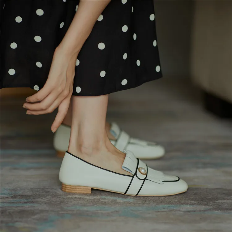 

Stylesowner Hot Square Toe Fringed Pearl Flat Shoes For Women 2020 Autumn Spring Summer leather Casual Slip-On loafers