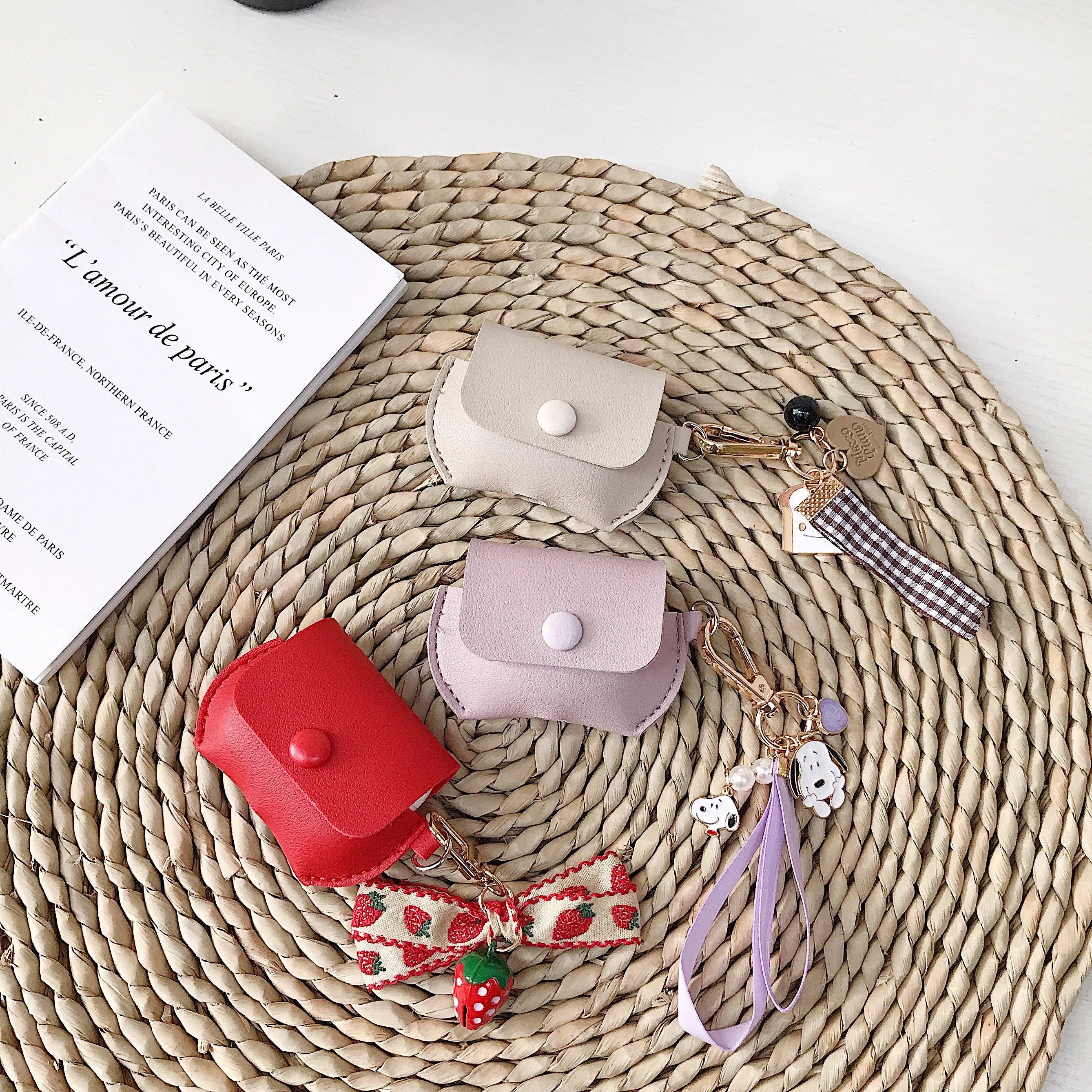 Кожаный чехол для Airpods Pro роскошный защитный с пряжкой против потери Air Pods 3