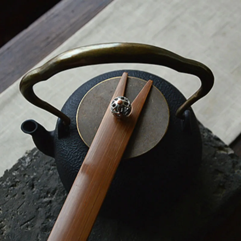 

Teapot Lid Clip, Heat Insulation Tea Kettle Cover bamboo Fork for Cast Iron Japanese Kettle Tetsubin Kung Fu Hot Tea Pot
