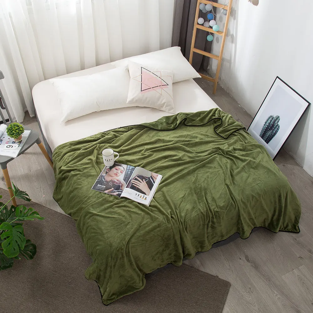 Многофункциональное бархатное теплое постельное одеяло однотонное Зеленое с