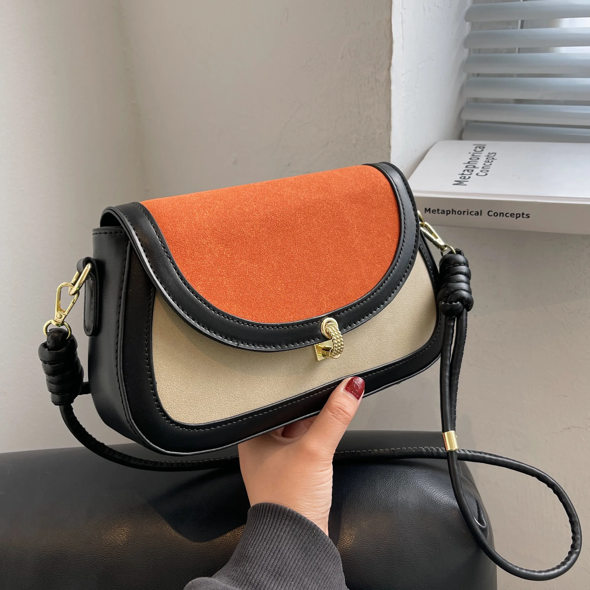 

Fashion Women's Shoulder Bag New High Quality PU Leather Lock Messenger Bag Luxury Designer Retro Female's Small Square Bag