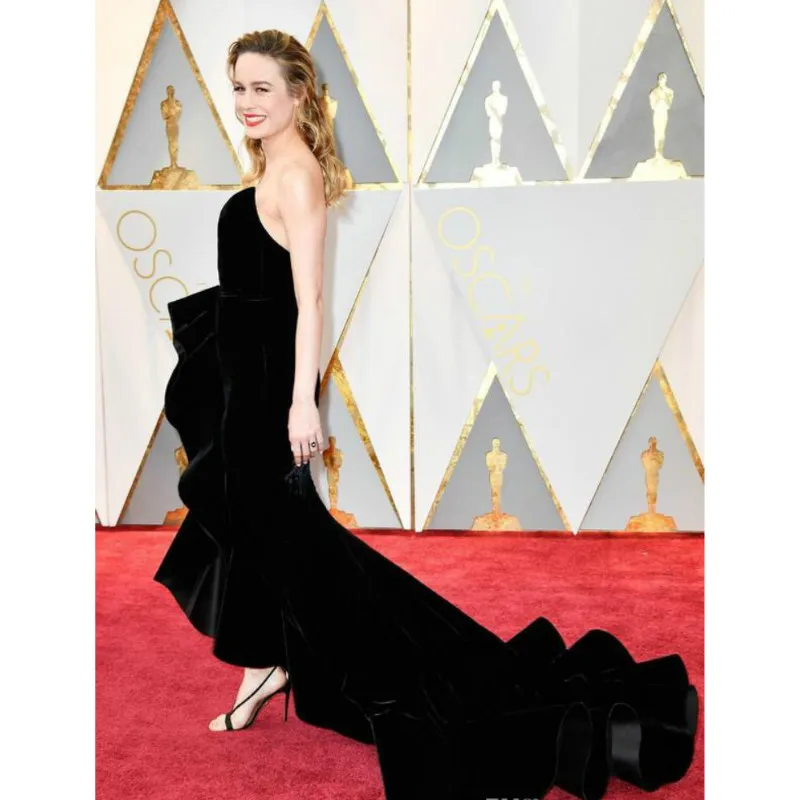 Вечерние платья с юбкой годе черное бархатное платье знаменитости Brie Larson красной