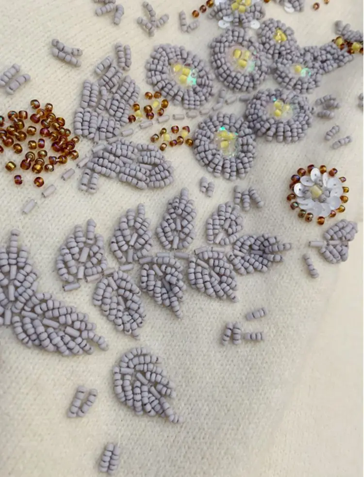 

2020 Autumn New Sweet Candy Color V-neck Handmade Beaded Flower Sweater Short Cardigan Women