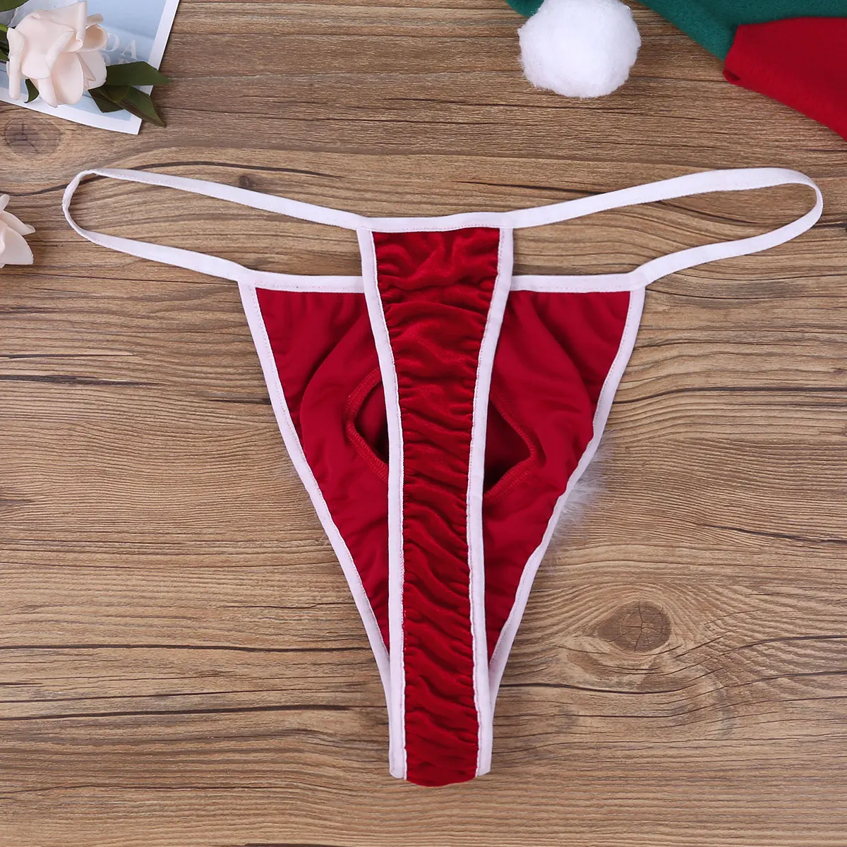 Мужские бархатные стринги с маленьким колокольчиком красного цвета |