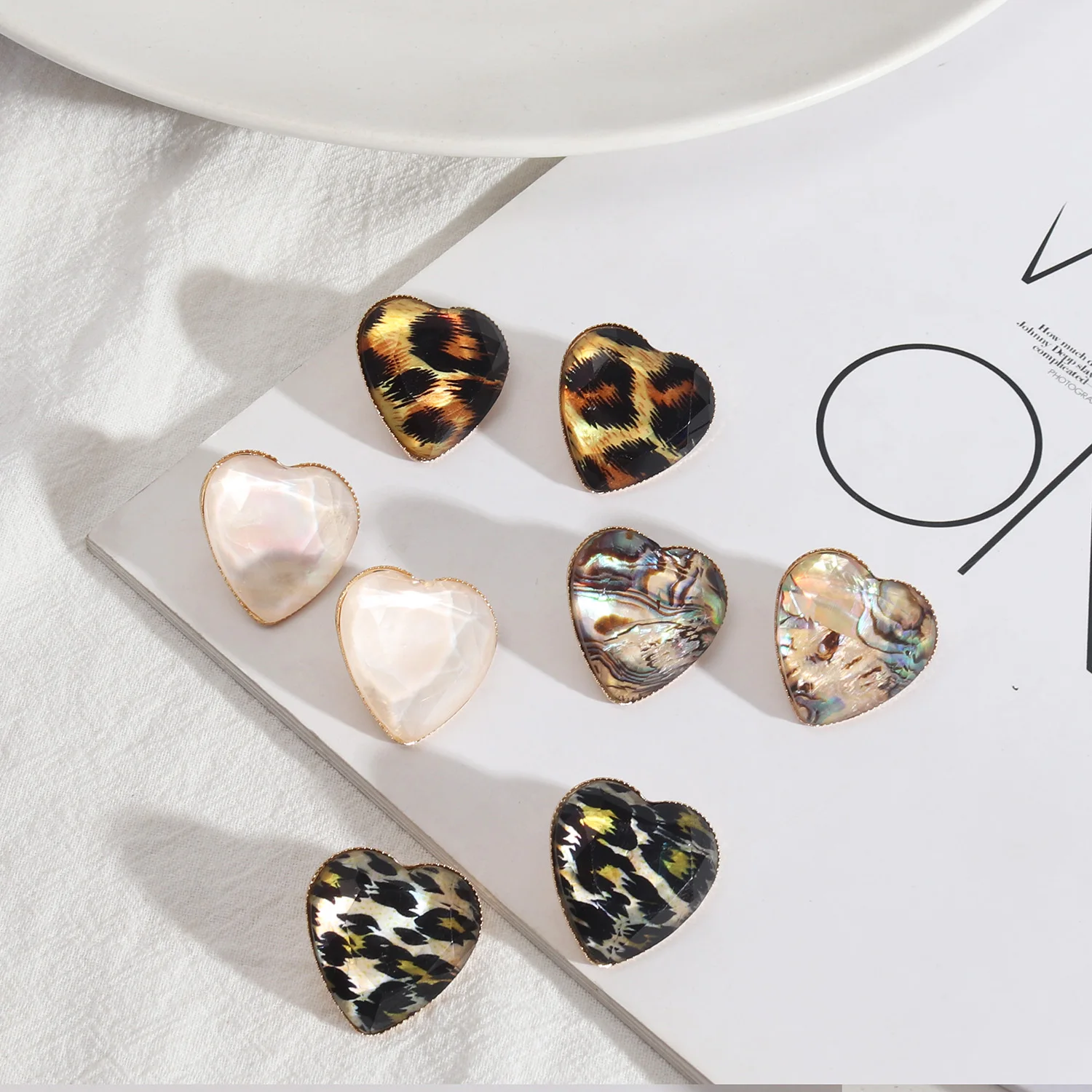 

Latest Leopard Abalone Print Heart Resin Stud Earrings for Women Original New Design Morocco Unusual Jewelry Valentines Gift