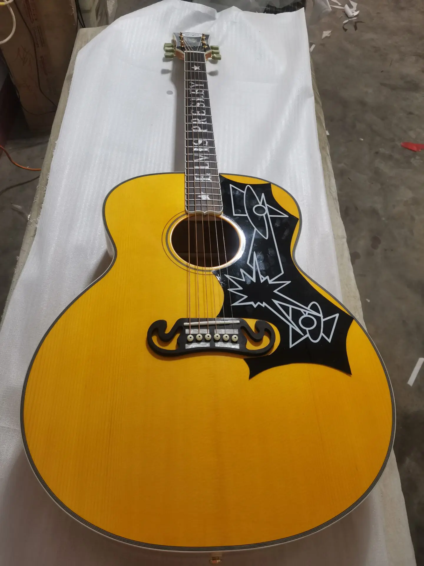 Бесплатная доставка elvis Custom Jumbo гитара янтарного цвета акустическая