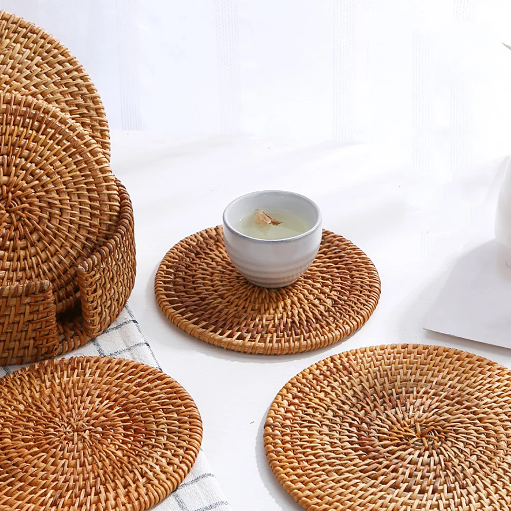 

1PC Round Natural Rattan Coasters Bowl Pad Handmade Insulation Placemats Table Padding Cup Mats Kitchen Decoration Accessories