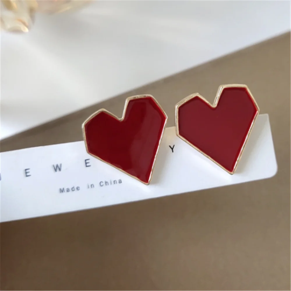

Fashion Trend Hong Kong Style Love Earrings Red Peach Heart Earrings Women's Small Beads Holiday Gifts Treasure Jewelry Wholesal