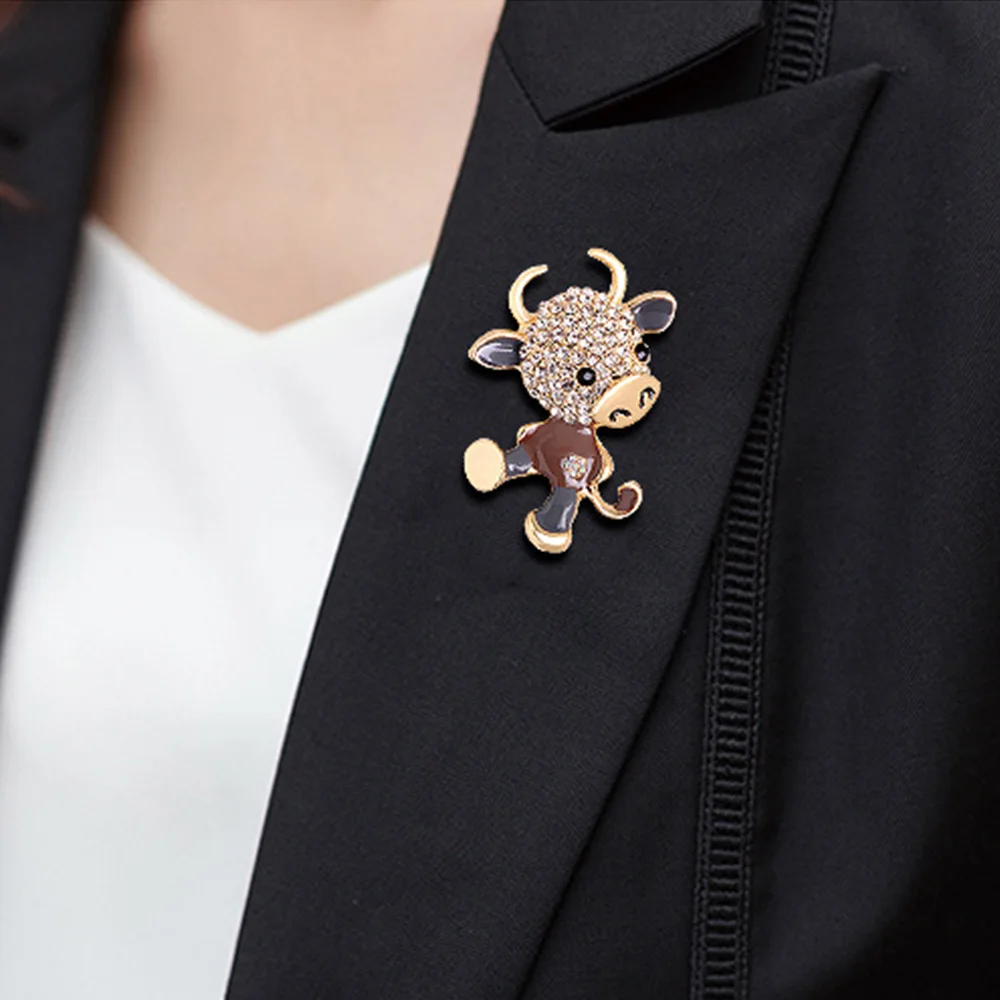 Симпатичные Броши Стразы с кристаллами в виде мультяшного быка для женщин 2021