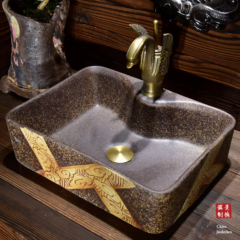 Золотая керамическая раковина в европейском стиле для ванной комнаты |