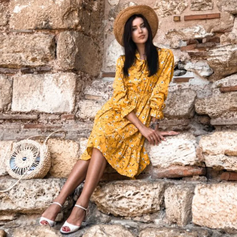 Женское винтажное офисное платье рубашка в горошек черное средней длины с