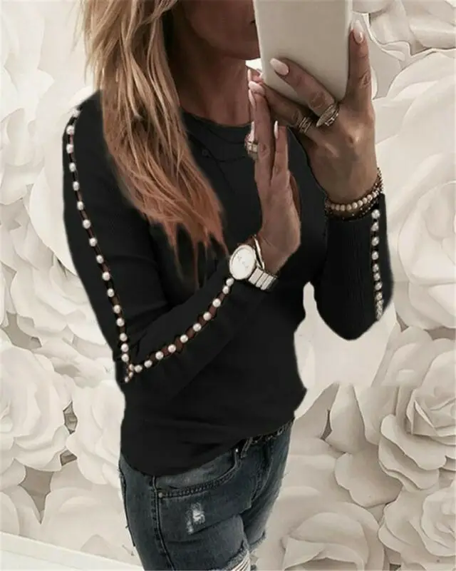 Женская футболка с длинным рукавом однотонная облегающая заклепками вырезами