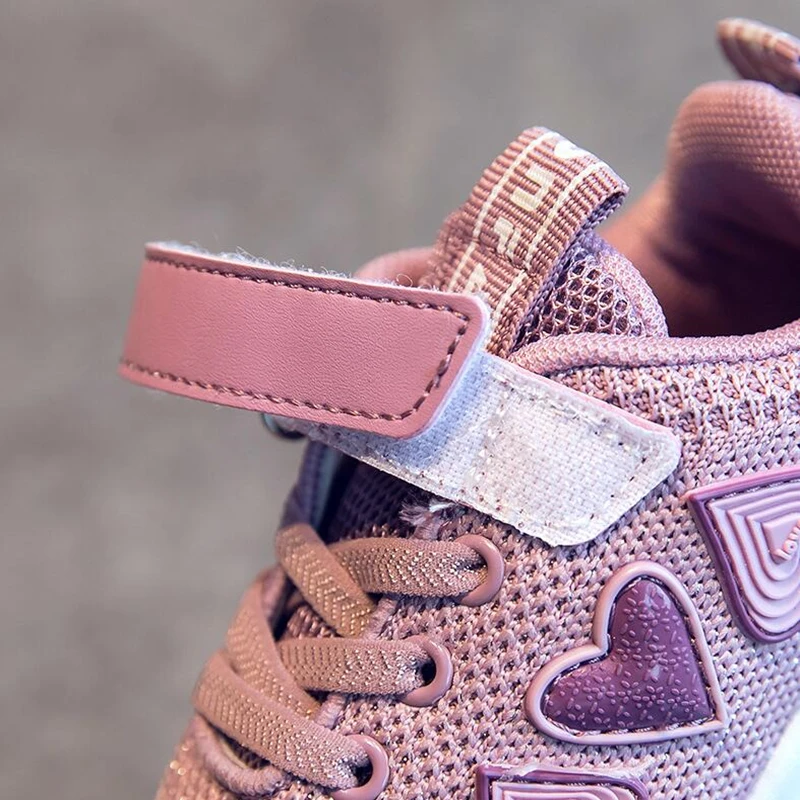 Спортивная повседневная обувь для девочек в сеточку с надписью love милая