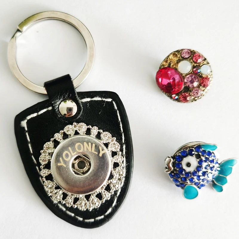 

YOLONLY Buttons Keychain DIY Leather Keychain with 2 Buttons