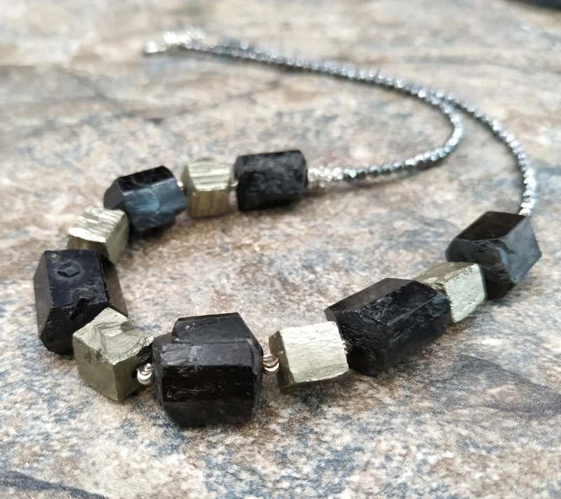 Натуральный черный турмалин пирита гематит колье с бусинами Ручной работы 18 20