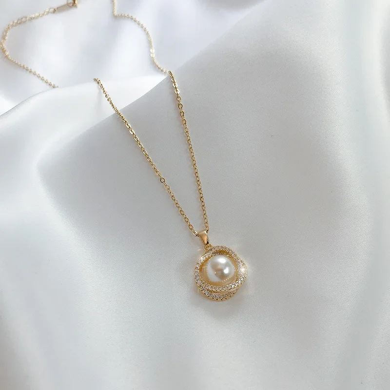 

Tide online celebrity Pearl pendant luxury niche clavicle chain 2021 new titanium steel necklace high sense jewelry
