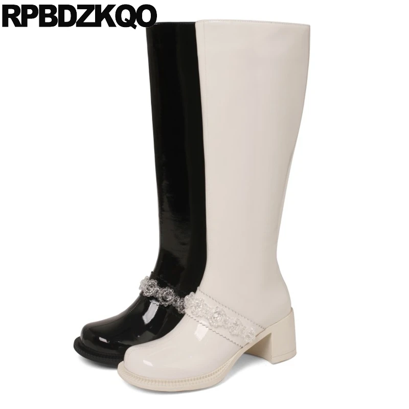 Женские сапоги из лакированной кожи с круглым носком на высоком каблуке | Обувь