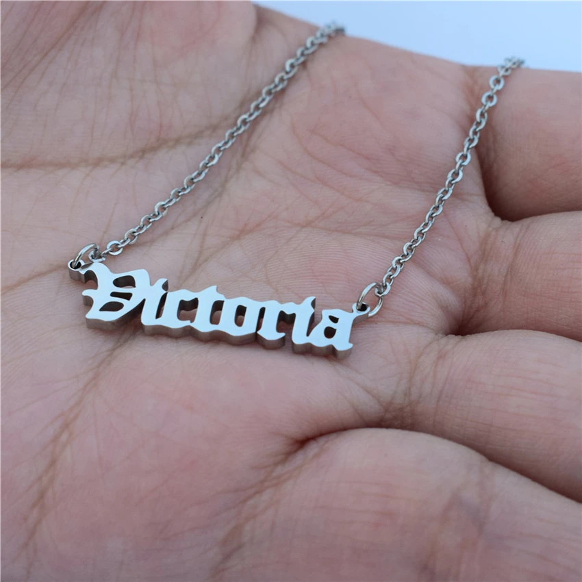 Crukiss Old English Custom Necklace Stainless Steel Name Victoria Gift Nameplate Pendant Necklace2019 | Украшения и аксессуары