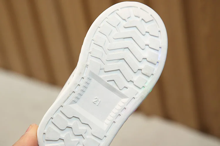 

Spring Children's Light Shoes Boys Luminous Shoes Girls LED Colorful Lights Shoes Children's Sports Shoes