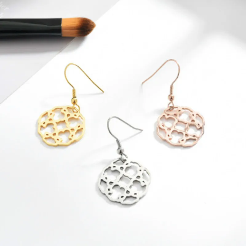 С медведями из титана и стали выдолбленные никогда не выцветает нержавеющей