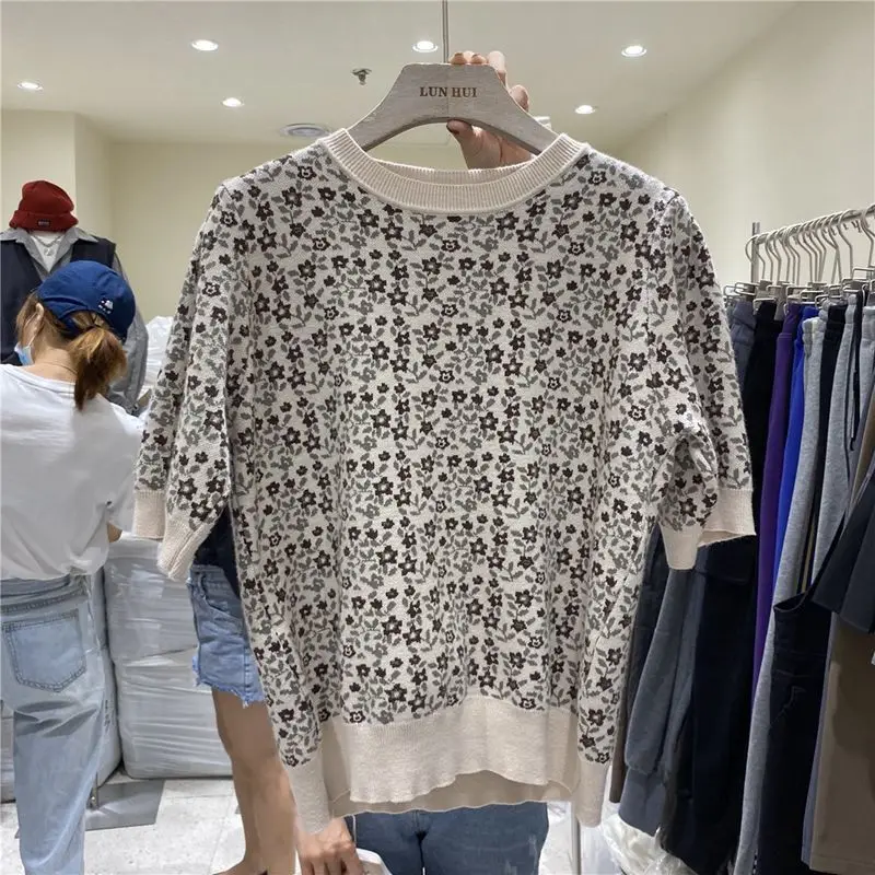 

2021 spring new retro round neck Pullover jacquard versatile loose short sleeve knitted top Western style half sleeve sweater