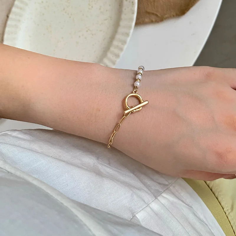 

Beautiful pearl stitching bracelet OT buckle personalized design bracelet fashion trend jewelry