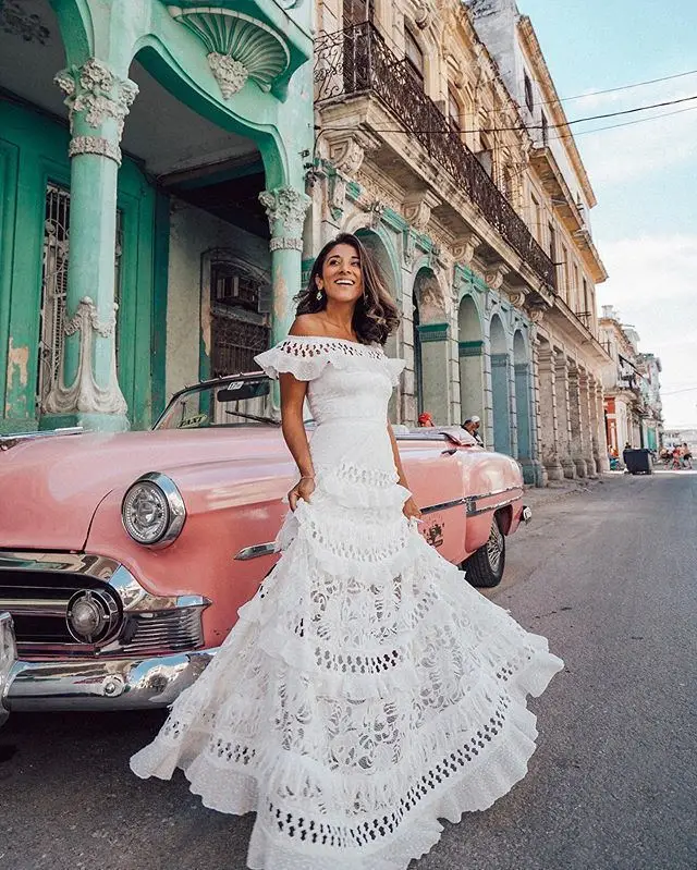 

Women Big Hem Hollow Lace Dress Wedding Dress Elegant Fashion Formal Dress Cascading Ruffles Full Dress Sexy Off Shoulder Dress