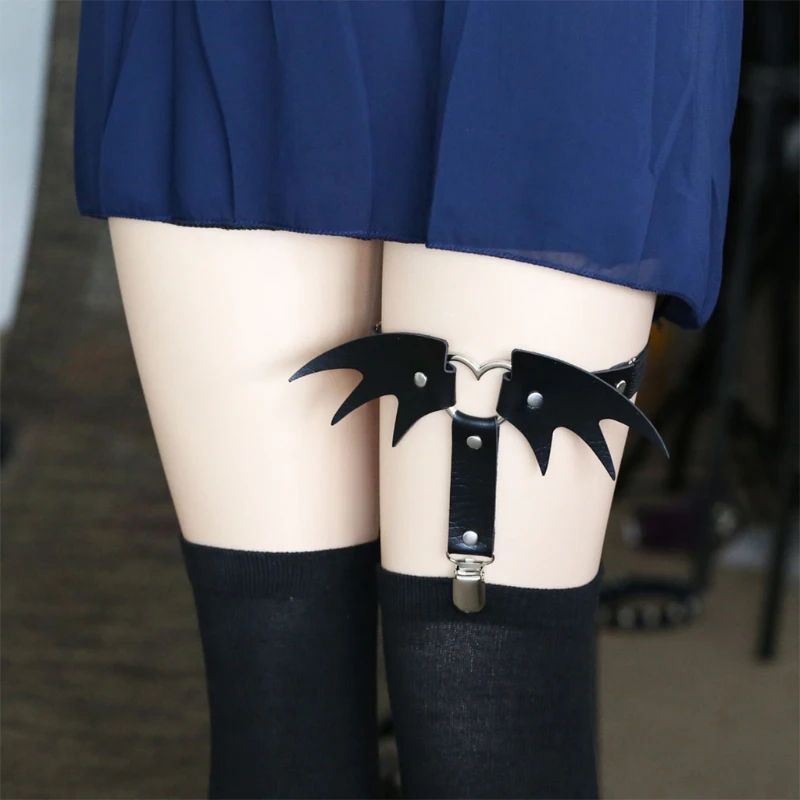 

Women Punk Faux Leather Garter Belt Metal Heart Halloween Batwings Thigh Ring F3MF