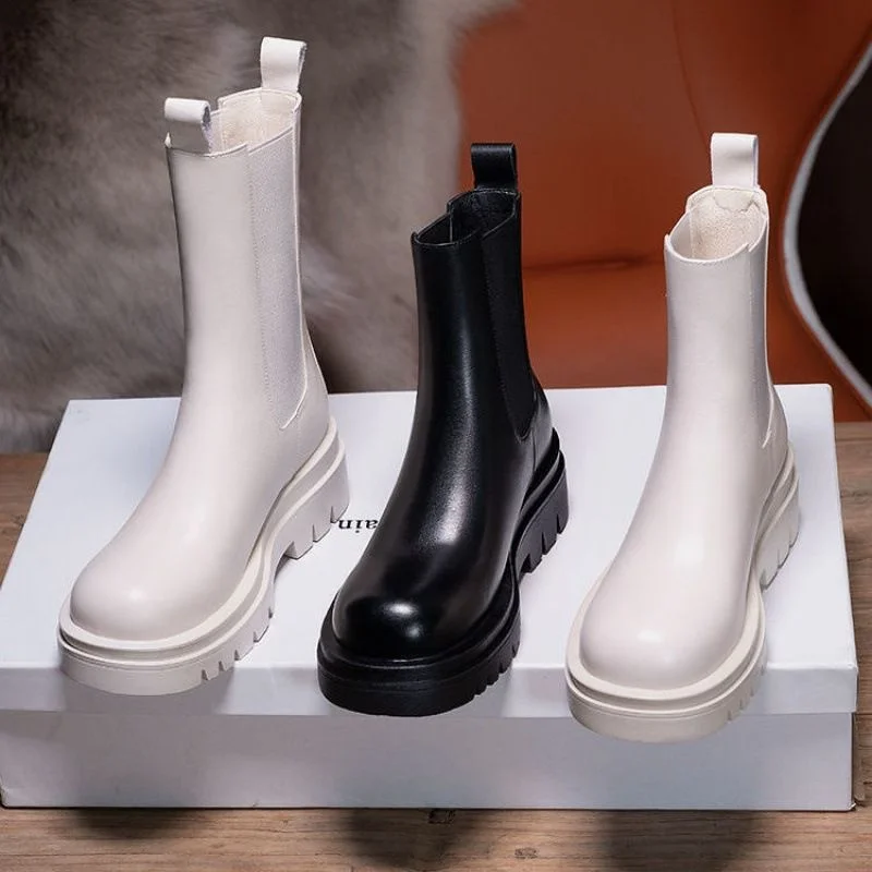 

Soft leather white boots Martin boots women 2021 new middle boots thick soled Chelsea boots large and small pipe boots