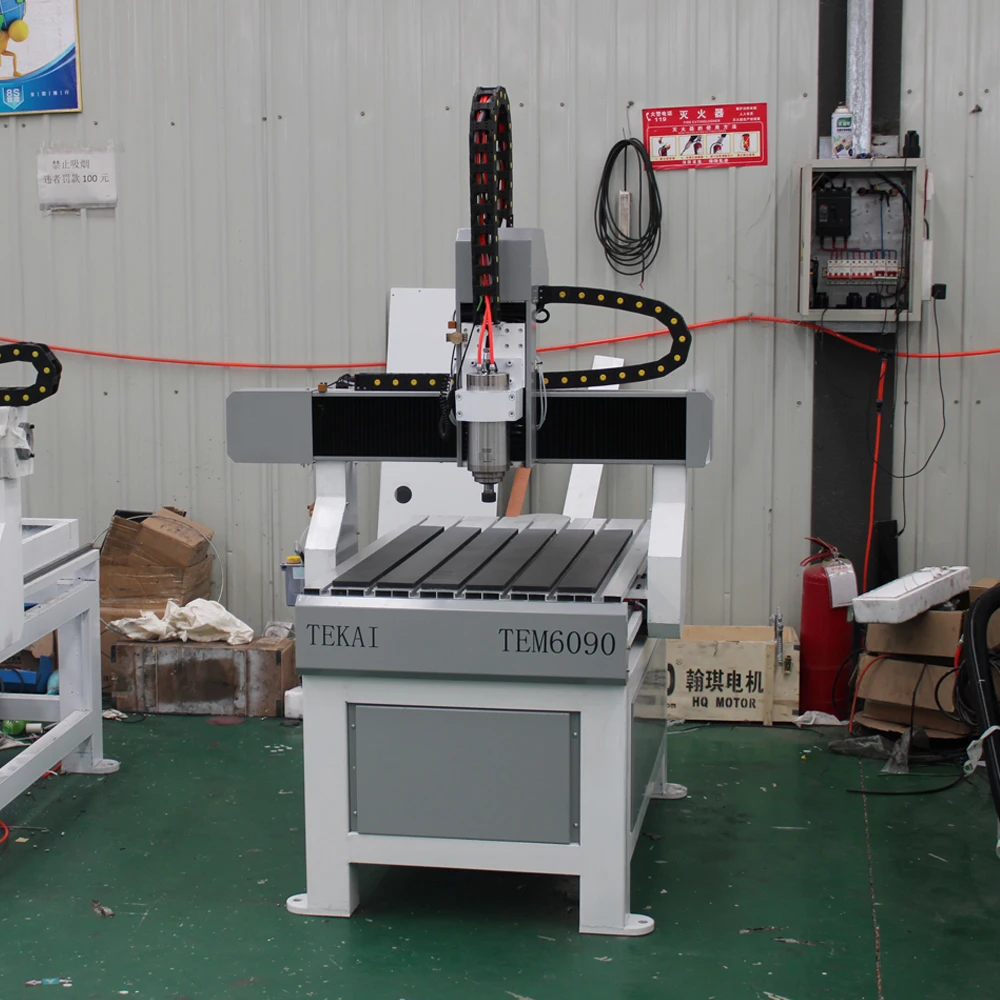 Маршрутизатор с ЧПУ Китай цена Настольный Станок для резки фанеры ДВП ПВХ гравер