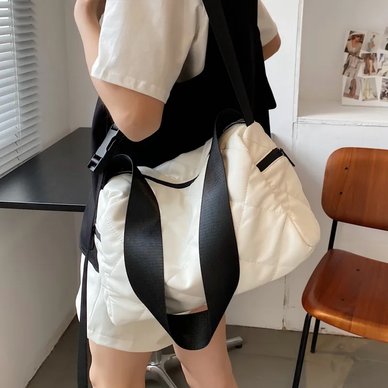 

Big White Shoulder Bags for Women Luxury Soft Leather Messenger Bag Diamond Lattice Crossbody Bag Ladies Large Capacity Handbags