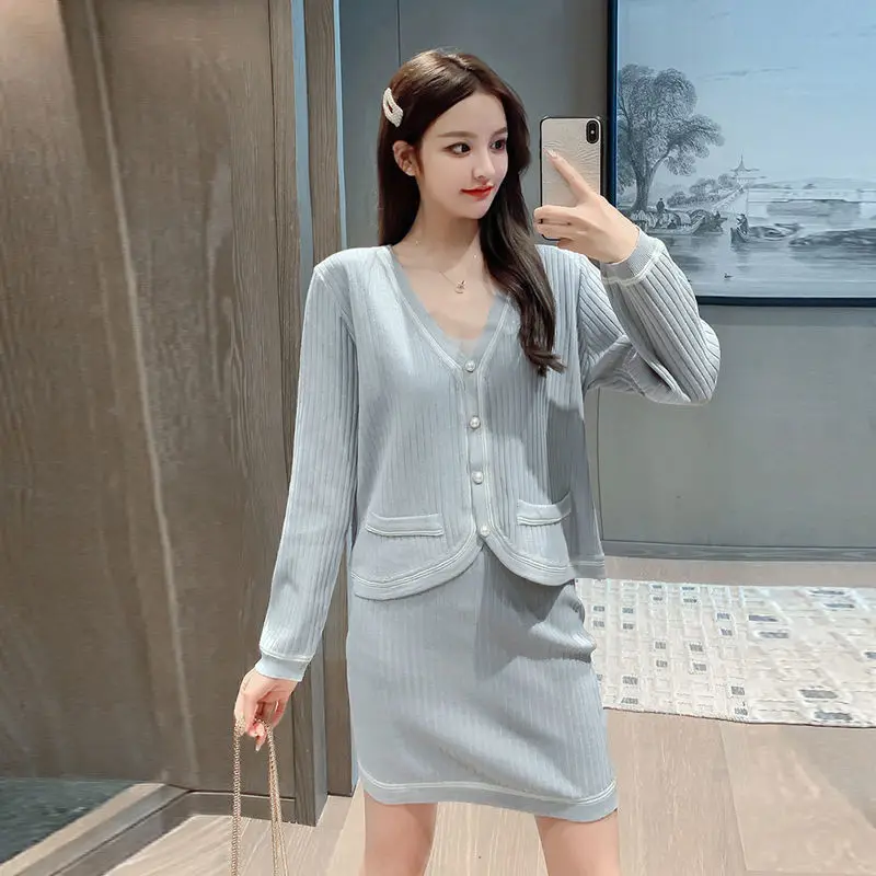 

2021 Spring and Summer New Knitted Small Fragrance Female Long-sleeved Cardigan Jacket and Skirt Two-piece Suit