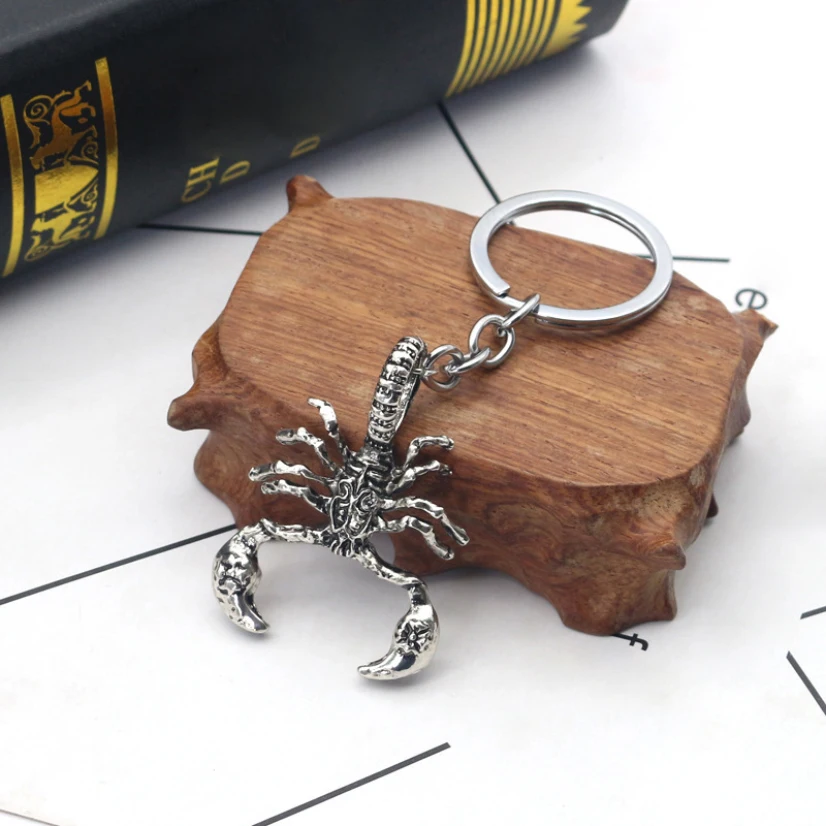 

New Alloy Scorpion Keychains Punk Vintage Domineering Pendant Toy Gadgets For Men Car Key Accessories Boyfriend Gift Ideas