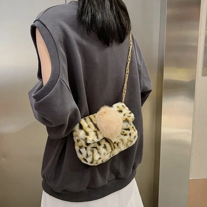 Женская сумка в горошек с леопардовым узором зимняя теплая меховая плюшевая