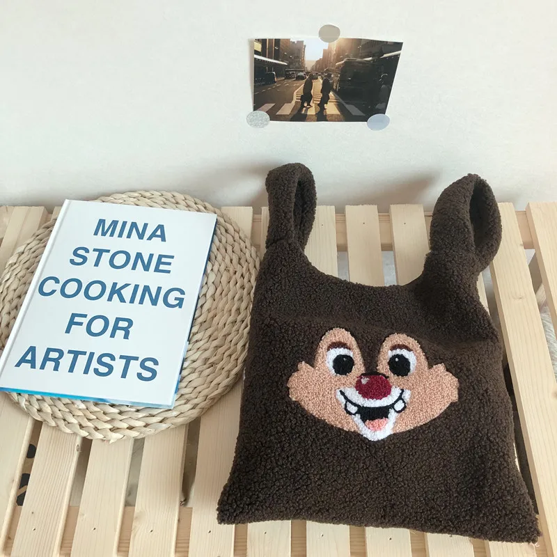 Женская сумка клатч с вышивкой белки мягкая кашемировая из овечьей шерсти