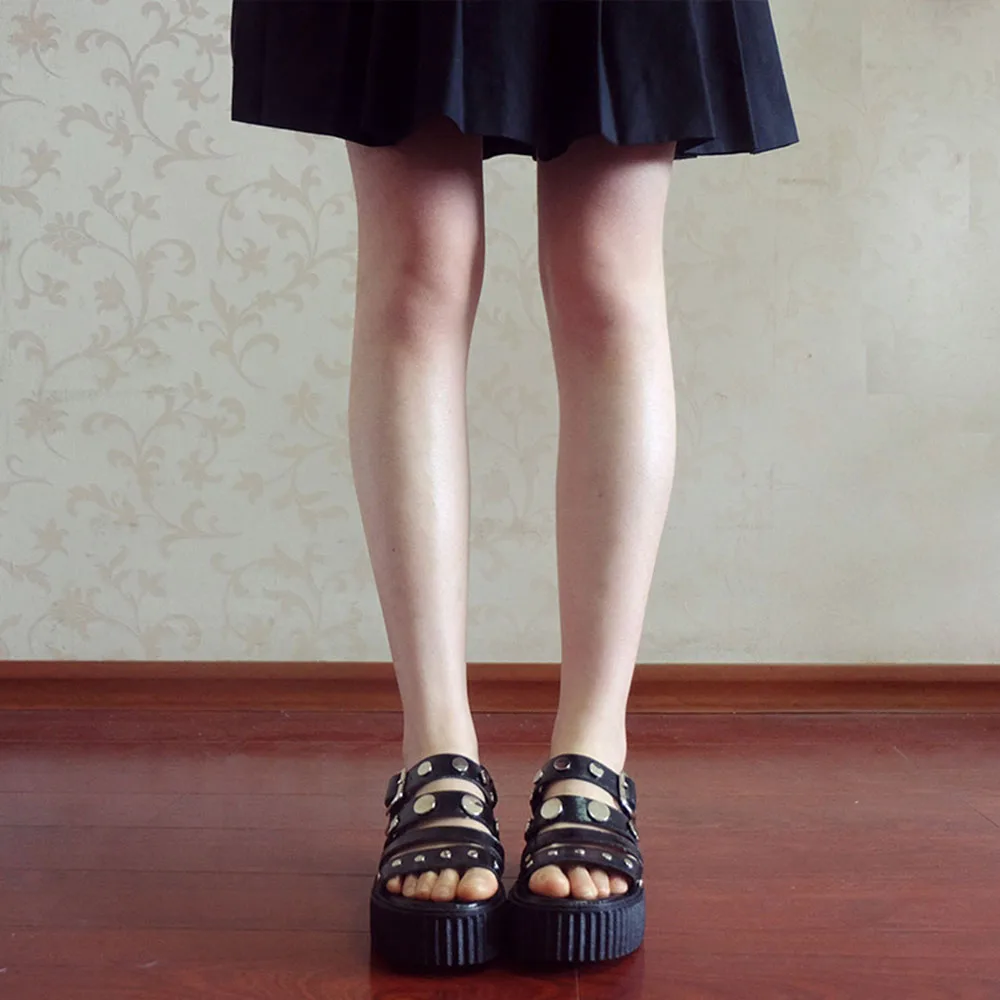 Босоножки женские на высоком каблуке с заклепками платформе | Обувь