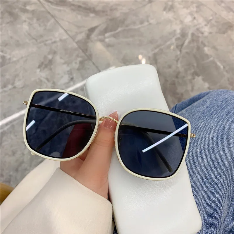 

2021New Fashion Square Sunglasses Vintage Women Hight Quality Net Red Shades Sun Glasses Latest Popular