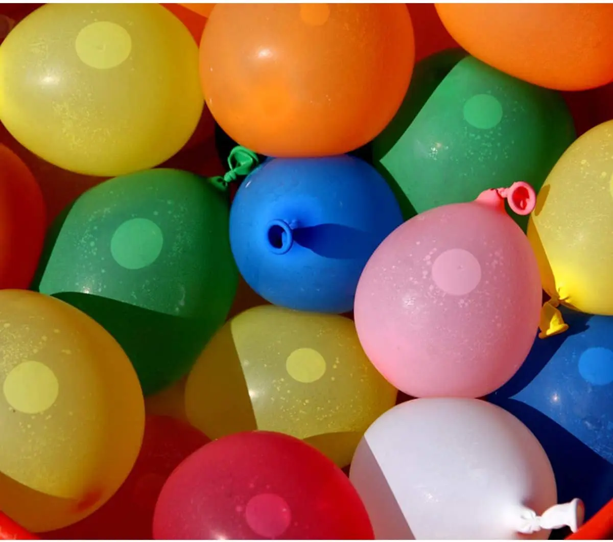 

Funny Water Balloon Pumping Station with 480 Water Balloons and Water Pump Inflation Ball for Kids Birthday Bomb Random Color