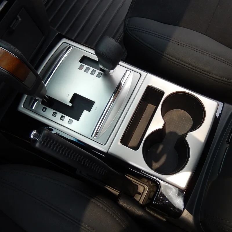 Хромированные накладки на консоль между сидений окантовка коробки передач