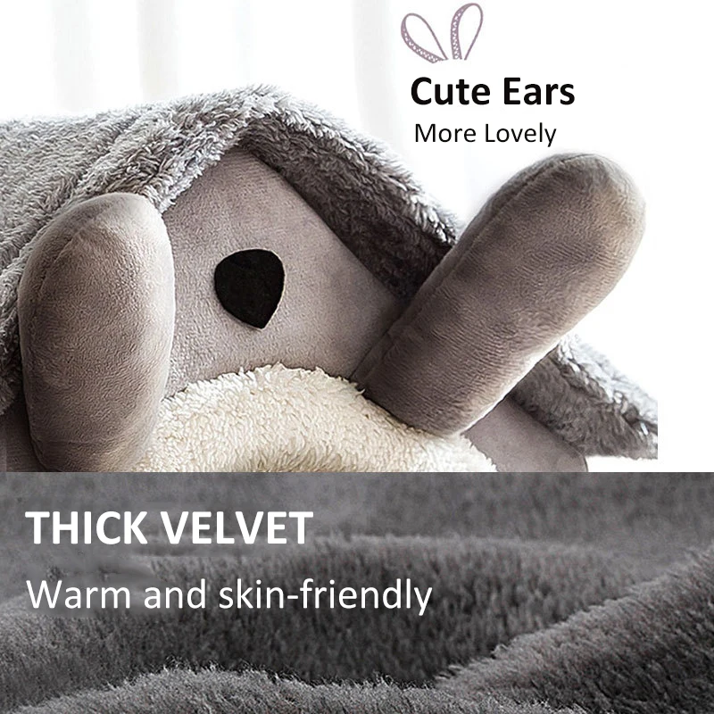 С рисунком собачки и котика уютным зимним костюмам в доме роскошная кровать для