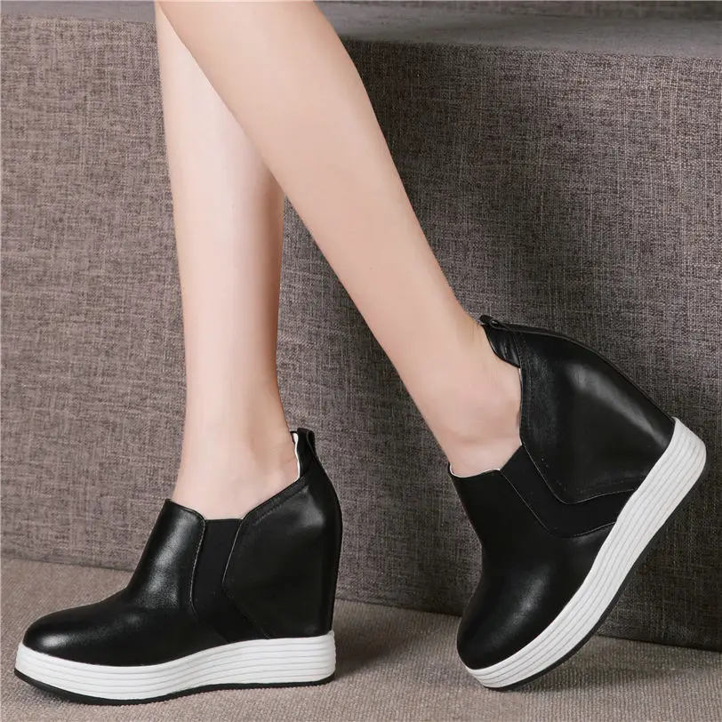 Женские кроссовки из натуральной кожи с круглым носком | Обувь