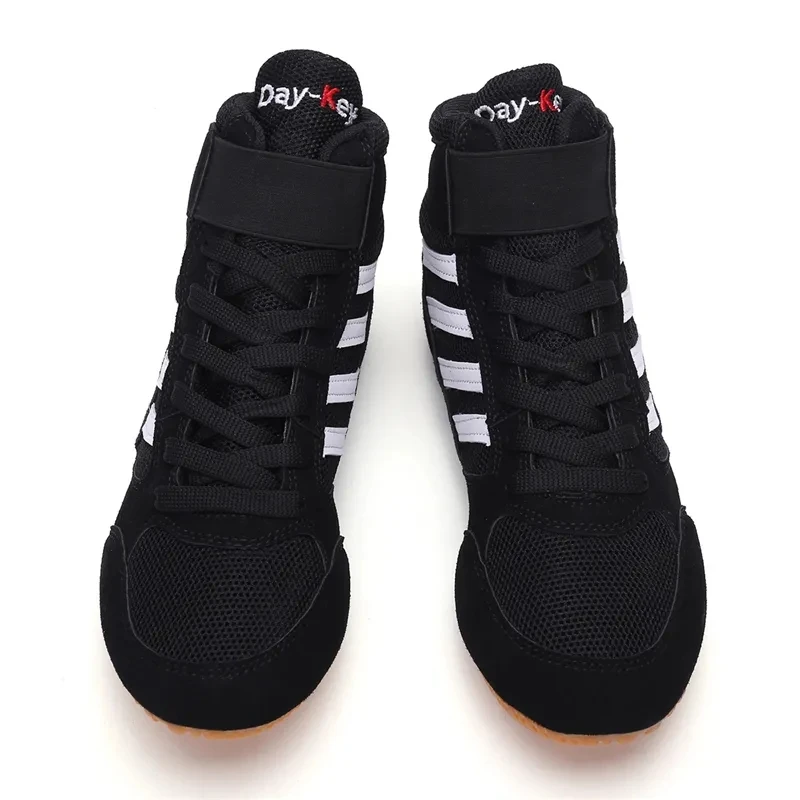 

2021 Fashion Brand Mens Wrestling Shoes Black Mid-Top Sanda Boxing Shoes for Girls Fighting Professional Competition Youth
