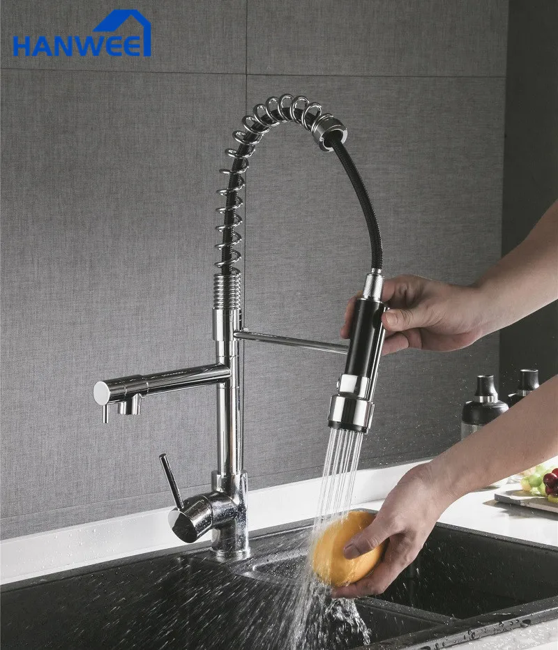 Хромированный кухонный смеситель на пружине выдвижной с двумя выходами