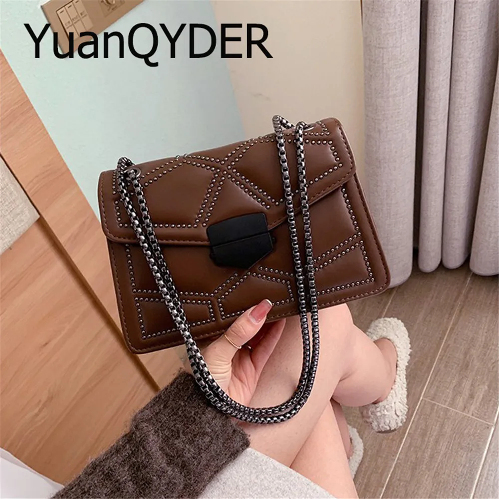 

Брендовые дизайнерские сумки через плечо из искусственной кожи для женщин, сумка на плечо с заклепками и цепочкой, Простые Модные маленькие...