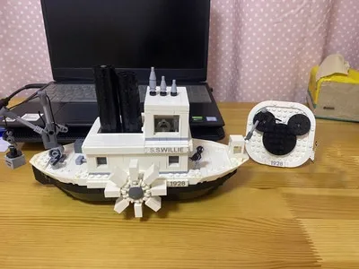 

842pcs+ Disney Willy Steamship Building Blocks Mickey Minnie Children'S Educational Assembly Toys