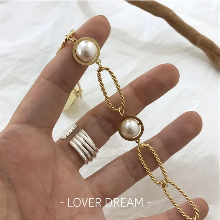 

2020 New Korean Vintage Bracelet For Women Gold Alphabet Bracelet With Pearl Bracelet Fashion Jewelry Accessory
