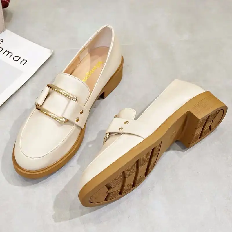 Высококачественная кожаная обувь Все виды осенней обуви на платформе Тонкие