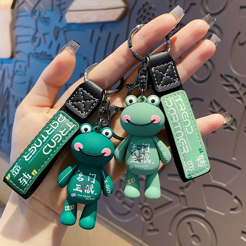 

New PVC Cartoon Graffiti Frog Keychain Green Car Keyring Handbag Girl Boy Couple Pendant Kintted Lanyard Doll Gift Supply