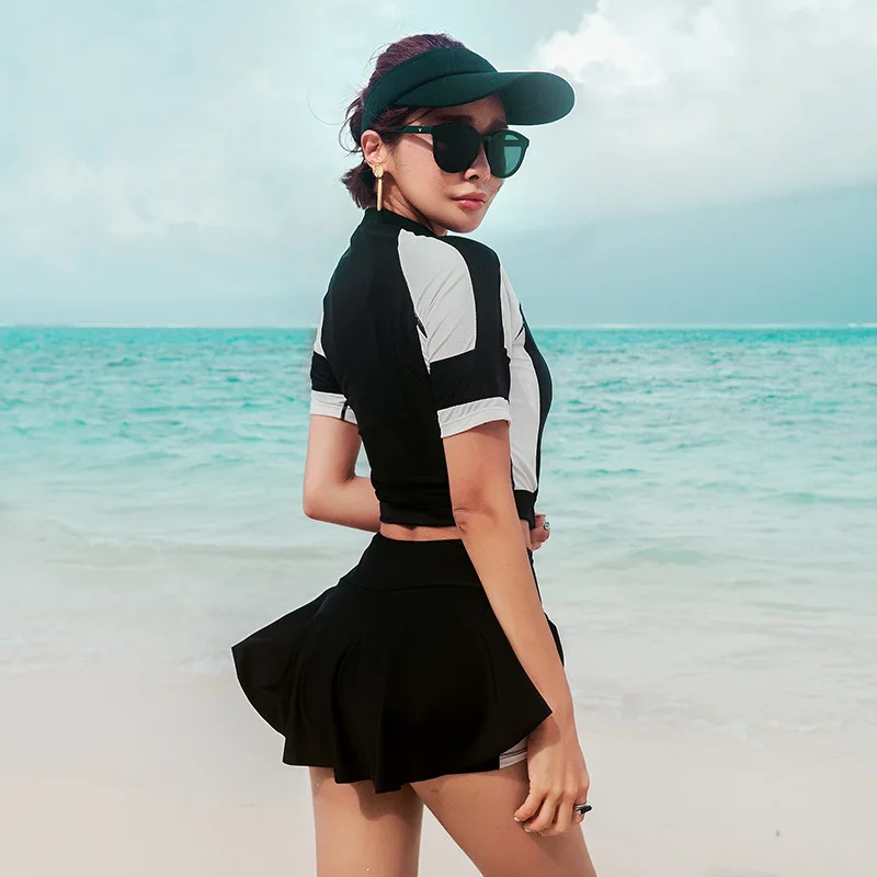 

Купальник женский, спортивный, с коротким рукавом, из трех предметов, с юбкой, весна 2021, купальный костюм, сексуальная пляжная одежда, консер...