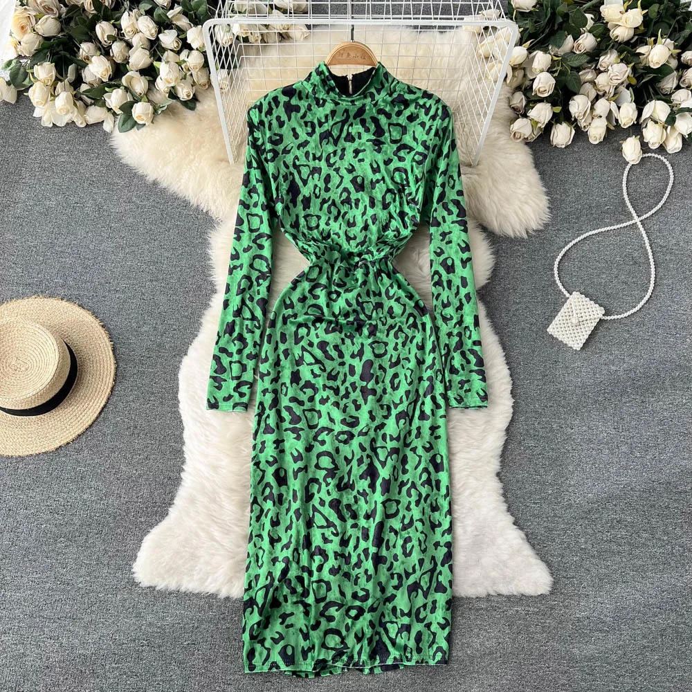 

Ins Fashion Women Leopard Print Velvet Dress 2021 Autumn Winter Stand Collar Long Sleeve Slim Back Slit Midi Party Dress Vestido